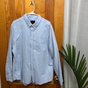 📦 Donated! NWOT Men’s AE Button-Up